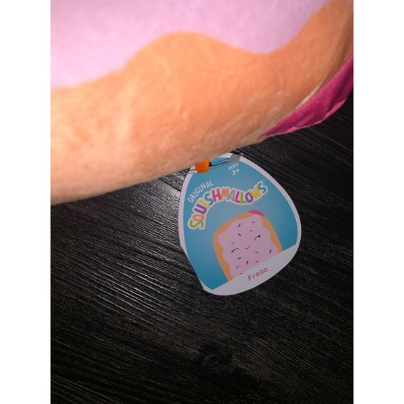 NEW! 8" - Fresa the Pastry Foodie Squishmallow - Picture 3 of 4